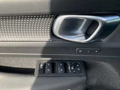 2020 Volvo XC40 R-Design