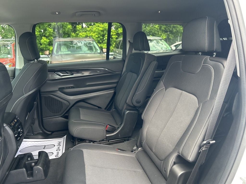 2023 Jeep Grand Cherokee L Laredo