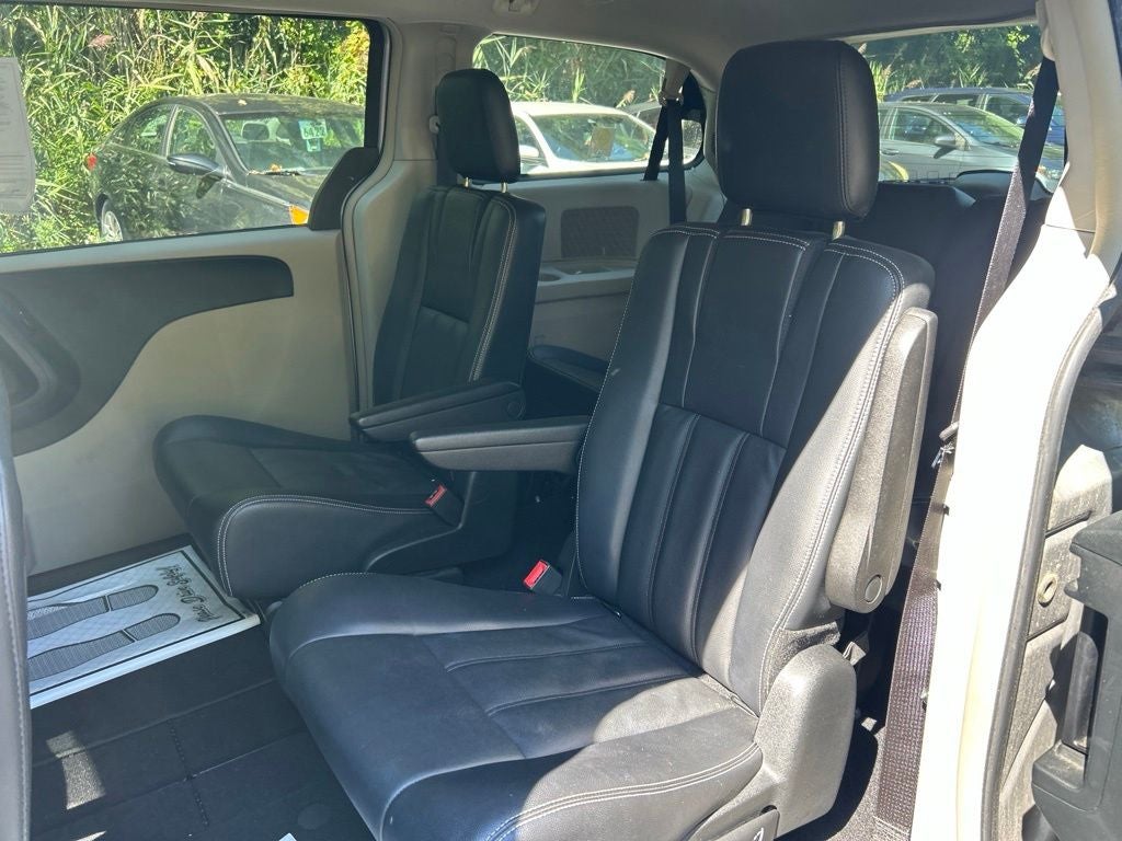 2013 Chrysler Town & Country Touring