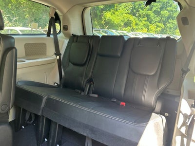 2013 Chrysler Town & Country Touring