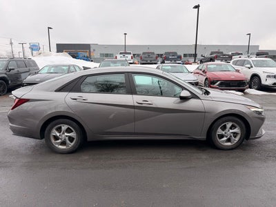 2023 Hyundai Elantra SE