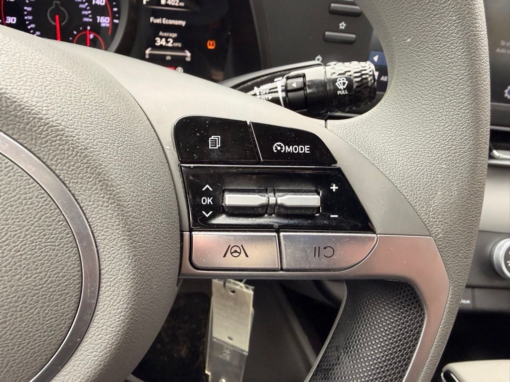 2023 Hyundai Elantra SE