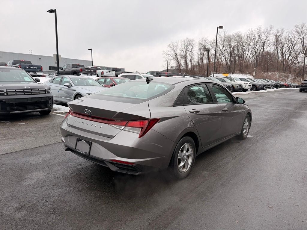 2023 Hyundai Elantra SE