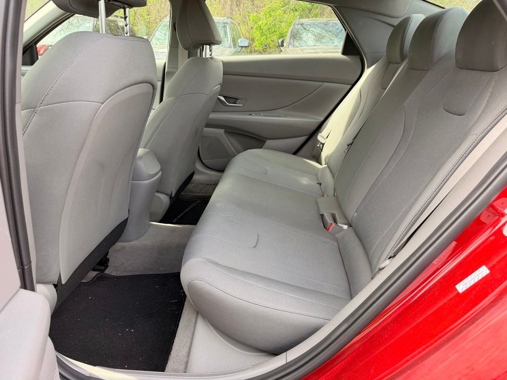 2023 Hyundai Elantra SE