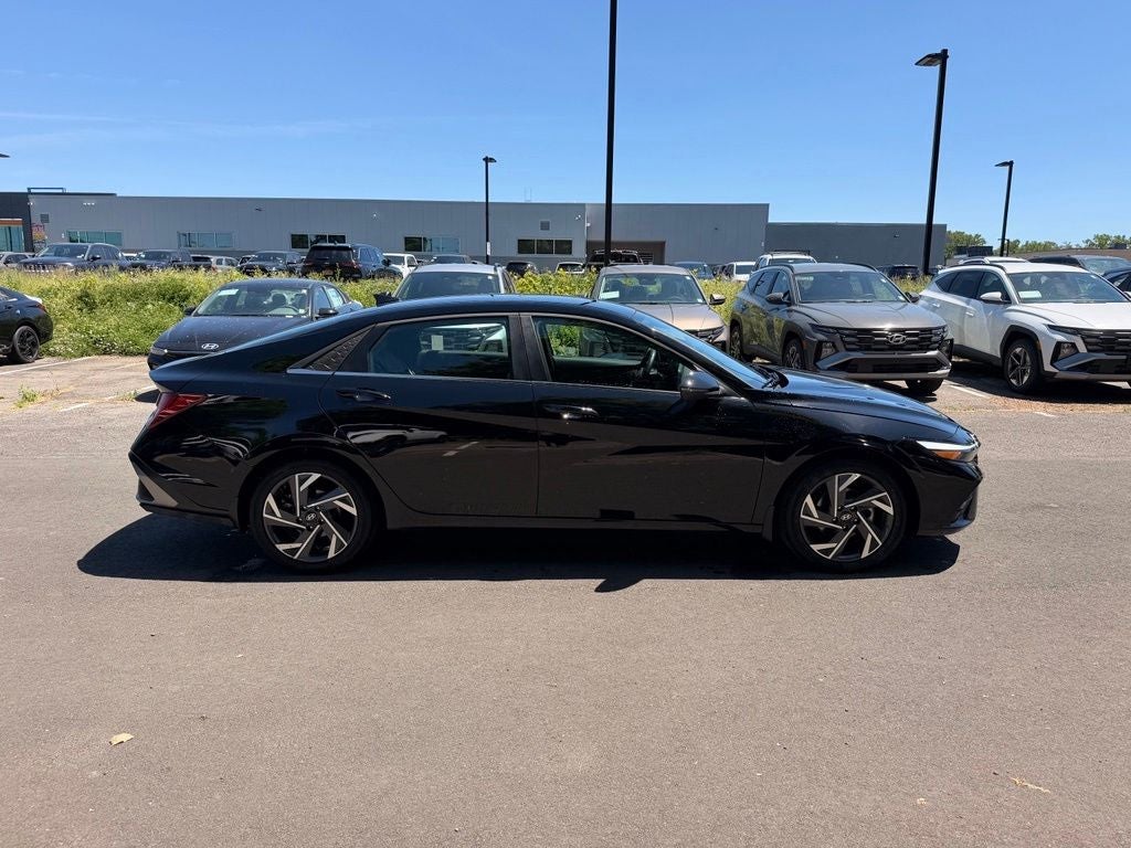 2025 Hyundai Elantra Hybrid Limited