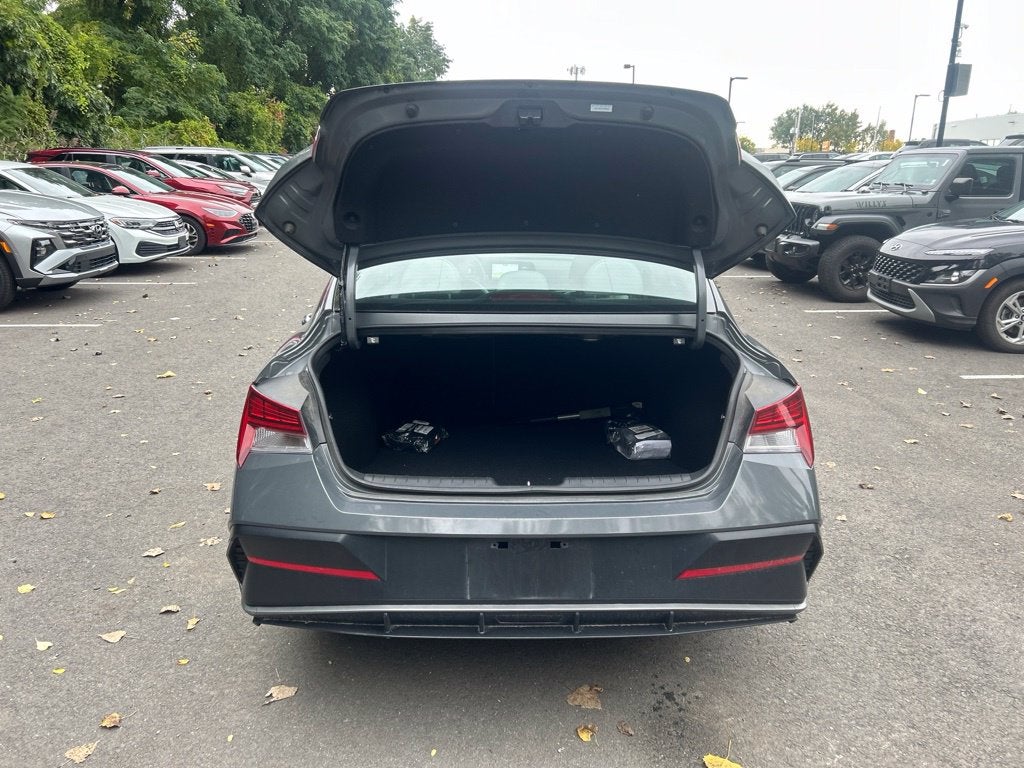 2025 Hyundai Elantra Limited