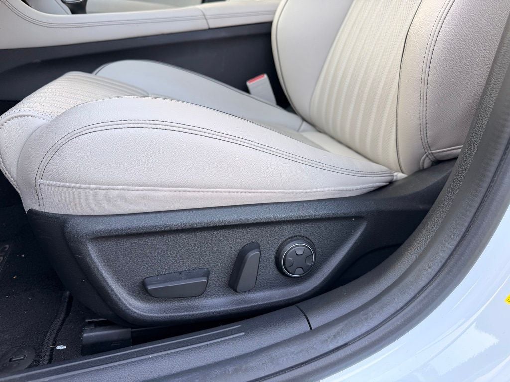 2023 Genesis G70 2.0T Sport Prestige