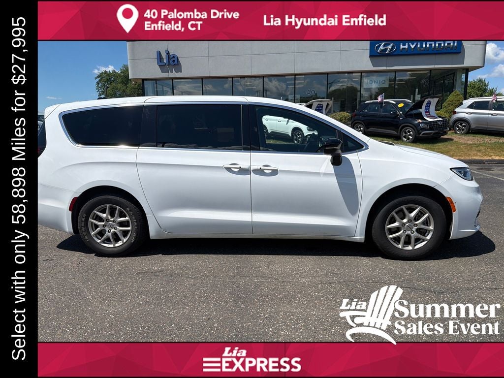 2025 Chrysler Pacifica Select