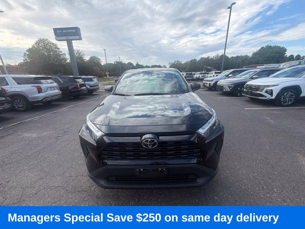 2024 Toyota RAV4 LE