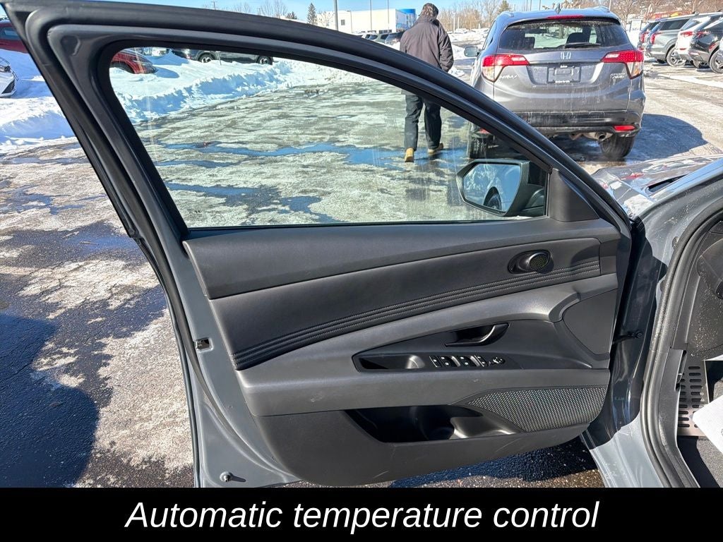 2025 Hyundai Elantra Hybrid SEL Sport