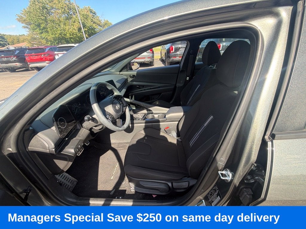 2025 Hyundai Elantra Hybrid SEL Sport