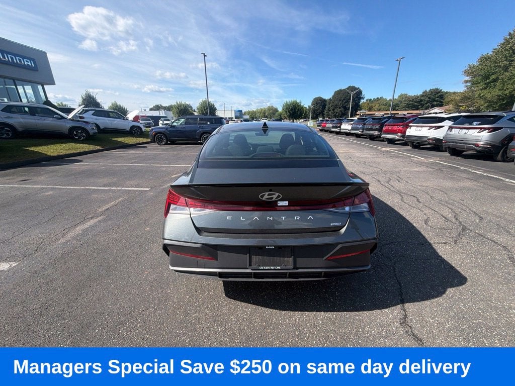 2025 Hyundai Elantra Hybrid SEL Sport