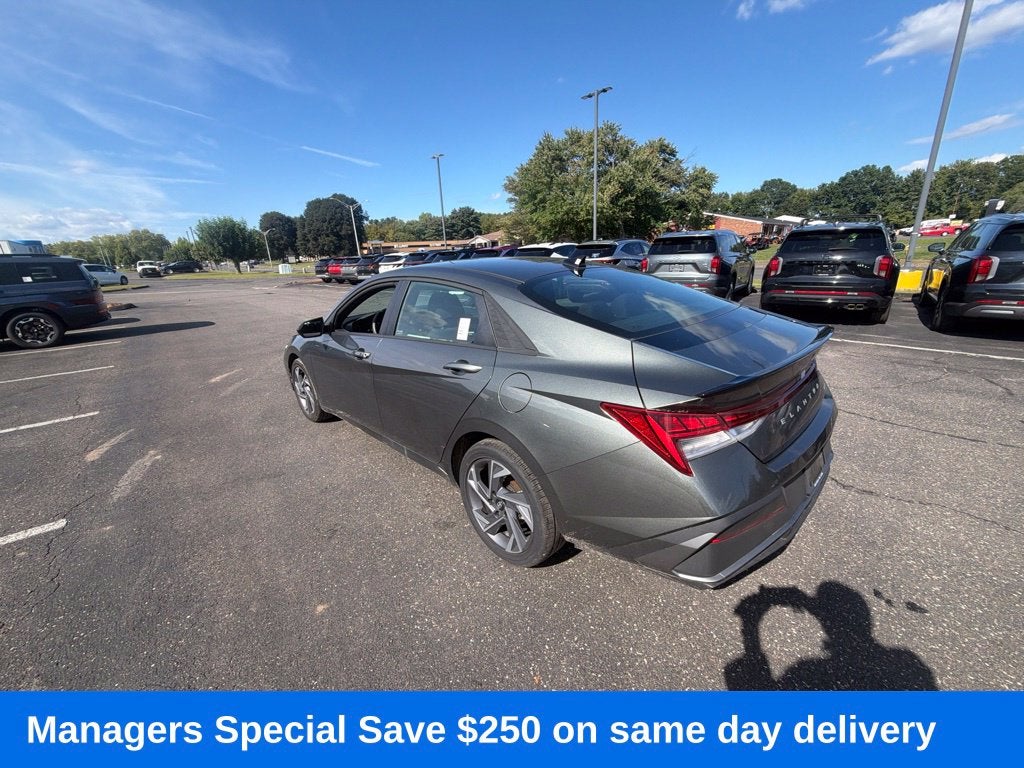 2025 Hyundai Elantra Hybrid SEL Sport