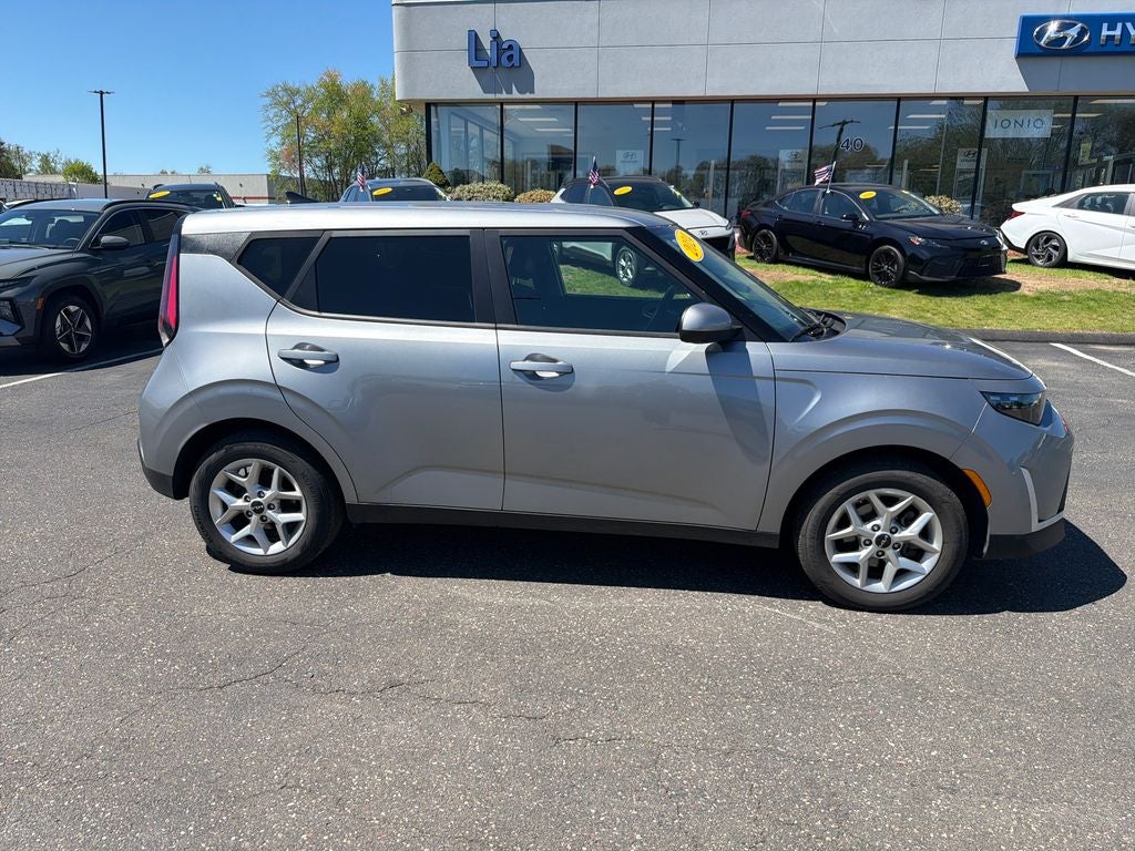 2024 Kia Soul LX