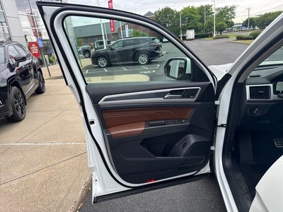 2022 Volkswagen Atlas 3.6L V6 SEL Premium R-Line