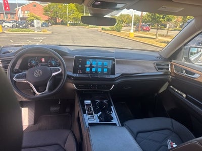 2025 Volkswagen Atlas 2.0T SE w/Technology