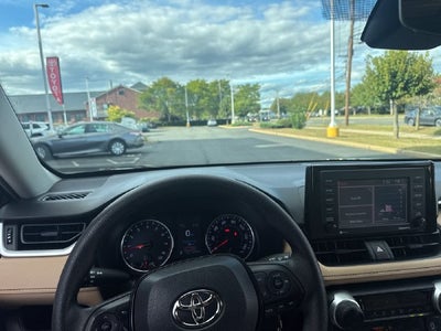 2021 Toyota RAV4 LE