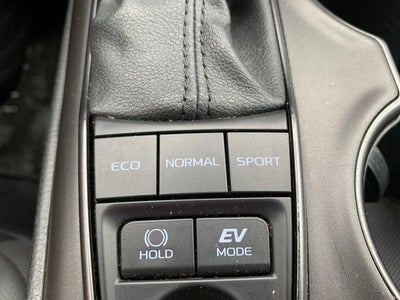 2021 Toyota Camry Hybrid SE