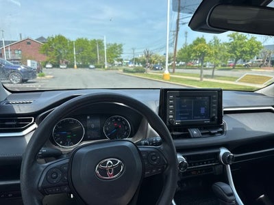2022 Toyota RAV4 Hybrid XLE