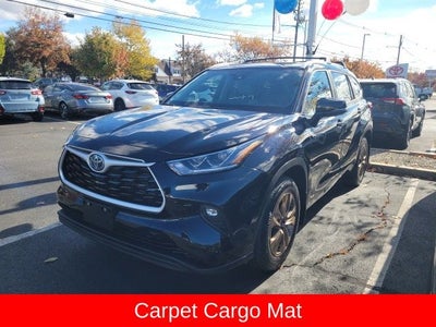 2023 Toyota Highlander Hybrid Bronze Edition XLE