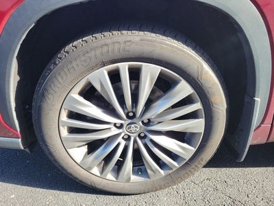 2022 Toyota Highlander Platinum