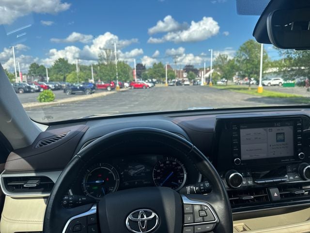 2021 Toyota Highlander Hybrid XLE