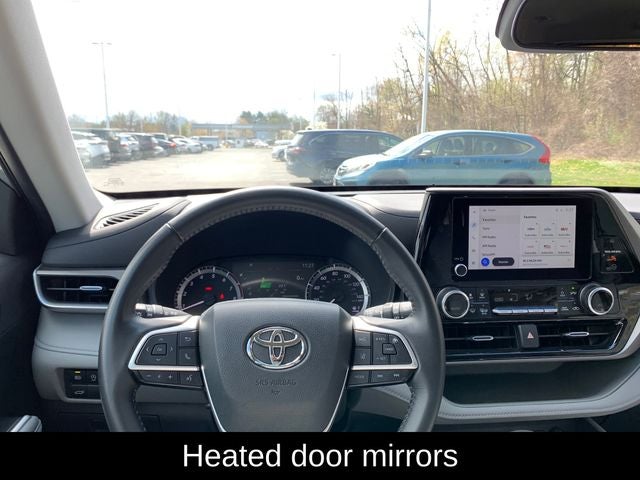 2025 Toyota Highlander LE AWD