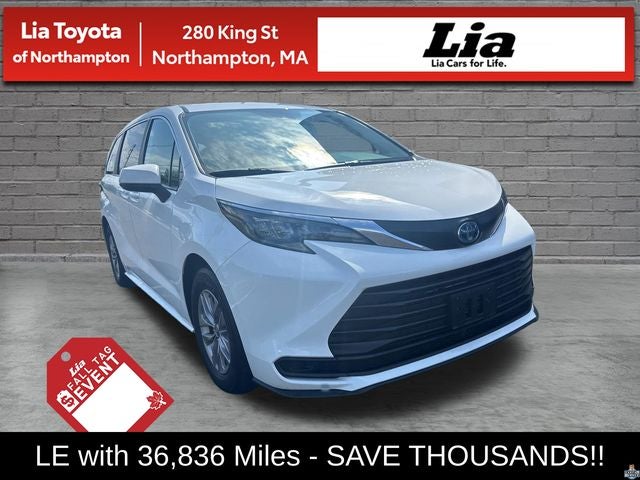2025 Toyota Sienna LE 8 Passenger