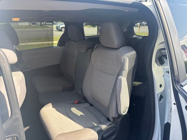 2025 Toyota Sienna LE 8 Passenger