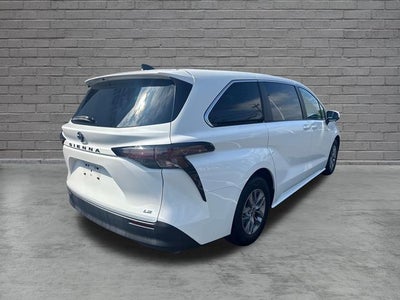 2025 Toyota Sienna LE 8 Passenger