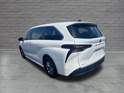 2025 Toyota Sienna LE 8 Passenger