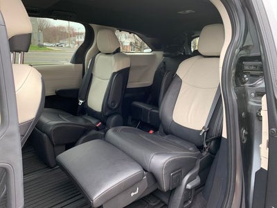2025 Toyota Sienna Limited 7 Passenger