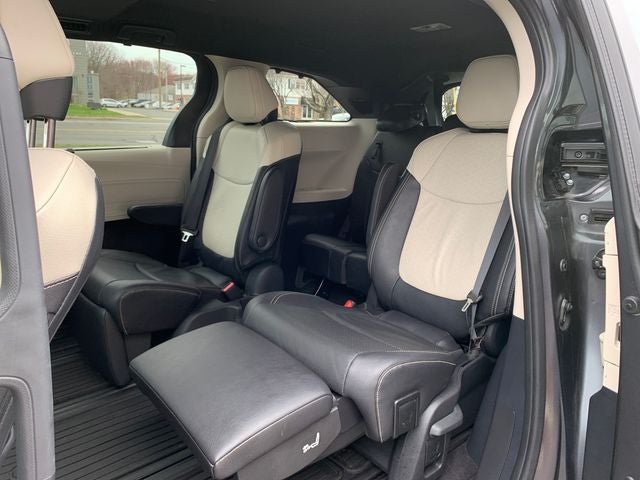 2025 Toyota Sienna Limited 7 Passenger