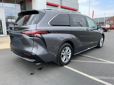 2025 Toyota Sienna Limited 7 Passenger