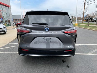 2025 Toyota Sienna Limited 7 Passenger