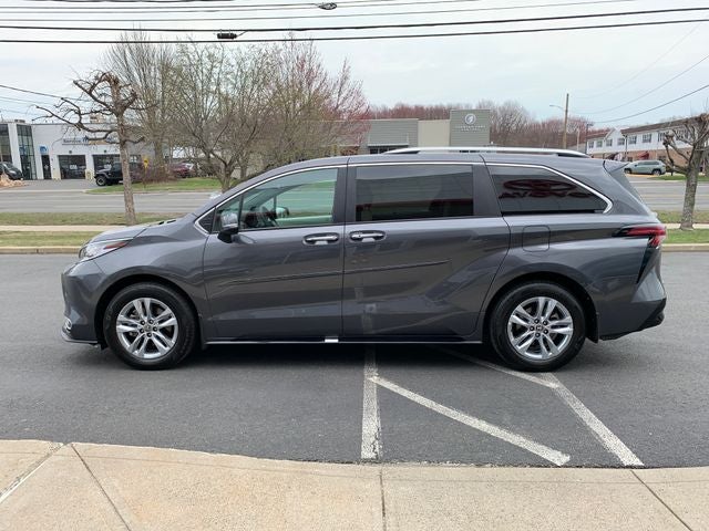 2025 Toyota Sienna Limited 7 Passenger