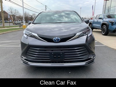 2025 Toyota Sienna Limited 7 Passenger