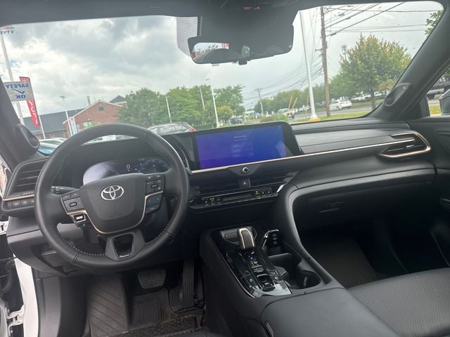 2025 Toyota Crown Signia Limited