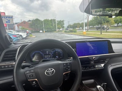 2025 Toyota Crown Signia Limited