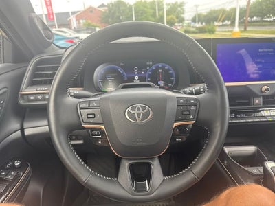 2025 Toyota Crown Signia Limited