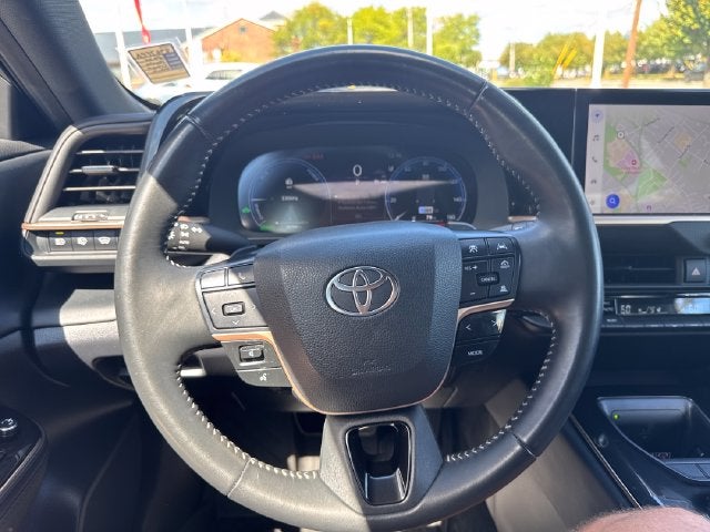 2025 Toyota Crown Signia XLE