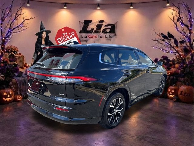 2025 Toyota Crown Signia XLE