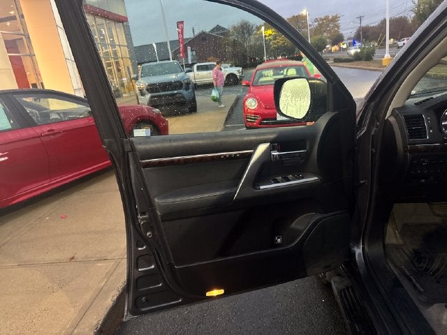 2014 Toyota Land Cruiser Base