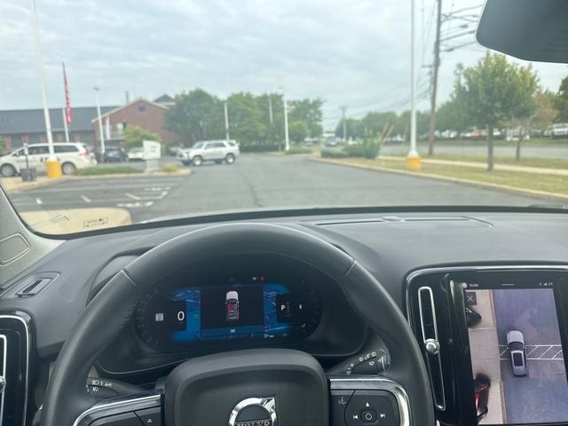 2023 Volvo XC40 B5 Plus Bright Theme