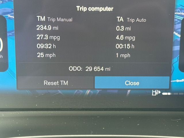 2023 Volvo XC40 B5 Plus Bright Theme