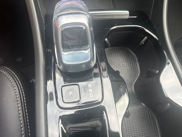 2023 Volvo XC40 B5 Plus Bright Theme