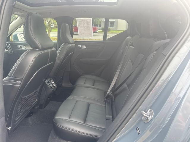2023 Volvo XC40 B5 Plus Bright Theme