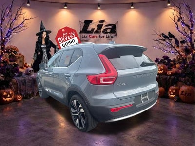 2023 Volvo XC40 B5 Plus Bright Theme