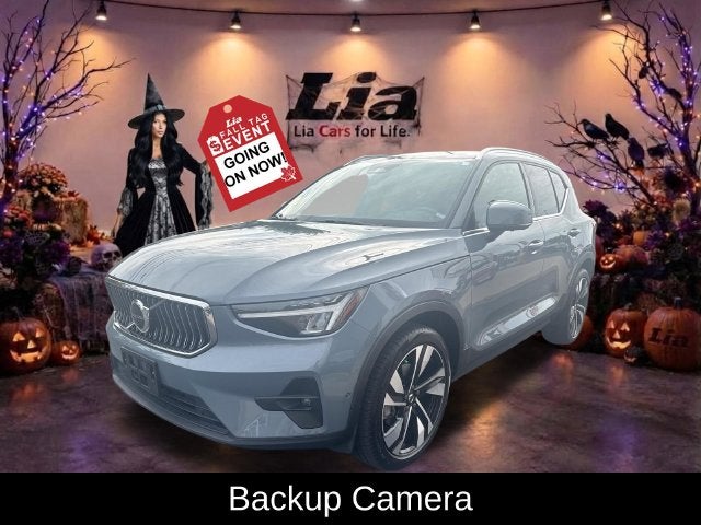 2023 Volvo XC40 B5 Plus Bright Theme